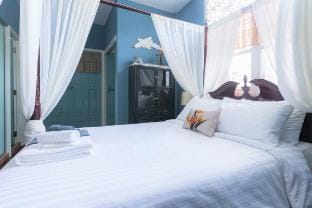 Heritage Shophouse Yaowaraj, Bkk 2 Bedrooms4.1+4.2 Vacation rental in Bangkok