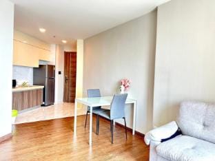 Cozy Corner 1-Bed Loft | Walk to MRT + Street Food Apartment in Bangkok