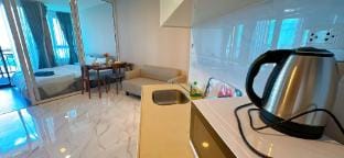 Designer Condo w/ City View Artisan Ratchada Apartment in Bangkok