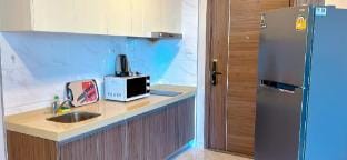 Designer Condo w/ City View Artisan Ratchada Apartment in Bangkok