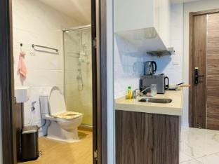 Luxury Condo Pool, Gym, Sauna-Ratchada Apartment in Bangkok