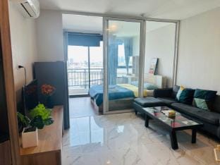 Artisan One Loft Retreat Apartment in Bangkok