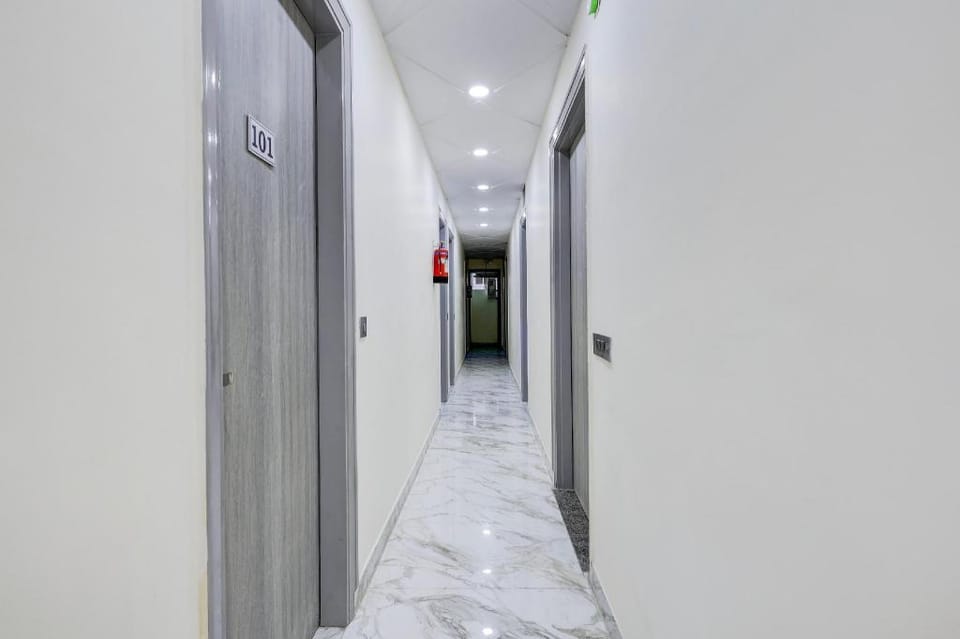 Super Collection O Rohini Sector 21 Formerly Shelter Inn Hotel in Delhi