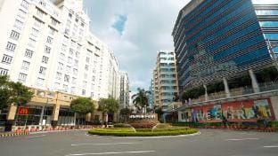 Stay Across NAIA Terminal 3 in Newport City Apartment in Pasay