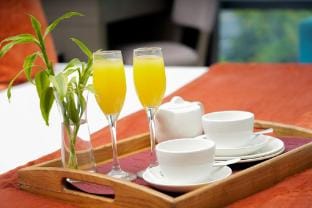 Stay Across NAIA Terminal 3 in Newport City Apartment in Pasay