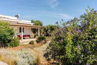 Casa Sordella, villa with views over own vineyard Villa in Ceglie Messapica