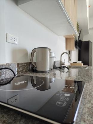 Cozy condo unit at Amani Grand near Cebu Airport Apartment in Lapu-Lapu City