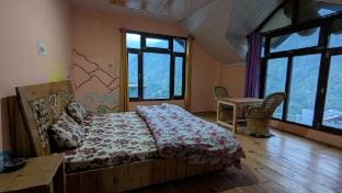 Alpine homes Vacation rental in Himachal Pradesh