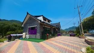 Inje Borabit Nangman Pension Camping Ground Bed and Breakfast in South Korea