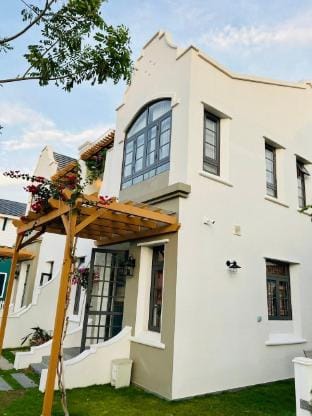 Nova Villa 6Br song lập ( Random) Vacation rental in Phan Thiet