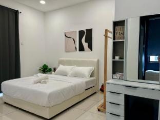 Austin Crest - BBQ/Mahjong/WIFI (4BR3B) 8pax  Vacation rental in Johor Bahru