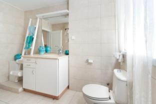 Bright and Charming 1BR Apt w Sea Views Near Shore Apartment in Tel Aviv-Yafo
