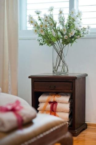 Bright and Charming 1BR Apt w Sea Views Near Shore Apartment in Tel Aviv-Yafo