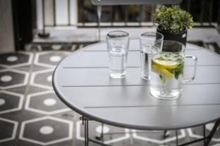 Stylish 2BR Apt w Balcony 5 min From Tel Aviv Port Apartment in Tel Aviv-Yafo