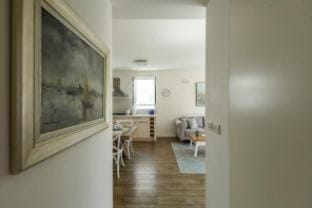 Chic 2BR Apt w Large Windows in Tel Aviv Old North Apartment in Tel Aviv-Yafo