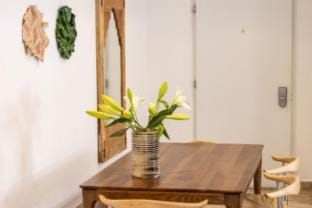 Stylish 3BR Apt w Balcony 5 min Walk from Beach Apartment in Tel Aviv-Yafo