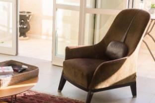 Bright Apt w Balcony & Mamad 10min Walk from Beach Apartment in Tel Aviv-Yafo
