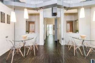 Modern Charm Balcony Retreat Apartment in Tel Aviv-Yafo