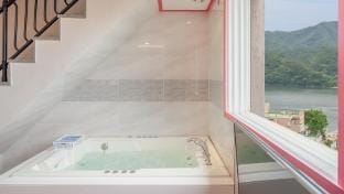 Gapyeong The Hue Spa Pension Bed and Breakfast in Gyeonggi-do