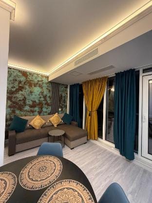 Mirami Studio White Titanic Apartment in Constanța County