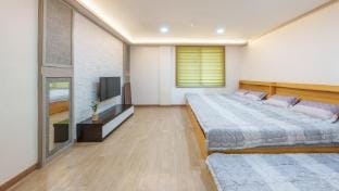 Boryeong The Daecheon Story Pension Bed and Breakfast in South Korea
