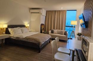 The Executive Suites at Century Spire Makati Apartment in Makati