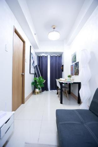 Family Friendly Condo | Free Netflix & 200mbps Net Vacation rental in Pasay
