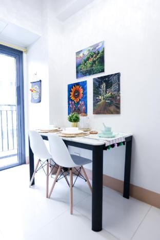Family Friendly Condo | Free Netflix & 200mbps Net Vacation rental in Pasay