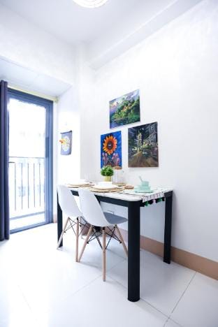 Family Friendly Condo | Free Netflix & 200mbps Net Vacation rental in Pasay