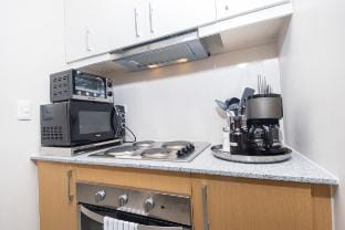 Classy 2br w/ 4 beds @Uptown BGC Vacation rental in Makati
