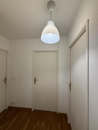 Cozy Room with Private Bathroom near LaDefense Apartment in Courbevoie
