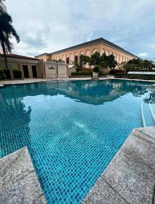 Venice Luxury Residences Studio Unit with netflix Vacation rental in Makati
