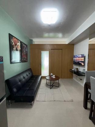 The Leaf: 1BR Pool view | 100mbps | PS4 | MOA Vacation rental in Pasay