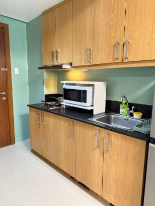 The Leaf: 1BR Pool view | 100mbps | PS4 | MOA Vacation rental in Pasay