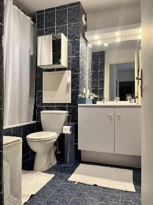 Cozy Room with Private Bathroom Near The Arena Vacation rental in Courbevoie