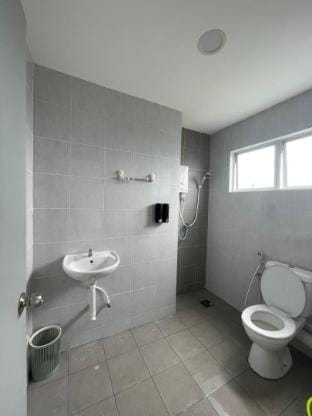 Wake Up Above The City Lights Vacation rental in Perak