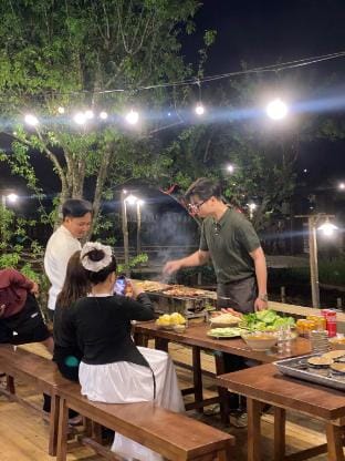 Lưng Chừng Đồi Sapa- Homestay & Coffee BBQ Garden Vacation rental in Laos