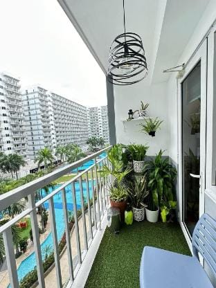 LUXURY STAYCATION AT PRIME LOCATION MALL OF ASIA SHELL RESIDENCES PASAY Apartment in Pasay