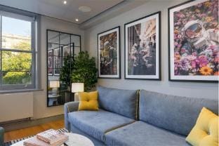 The Georgian Wink     Bloomsbury     by Frankie Says Apartment in London Borough of Islington
