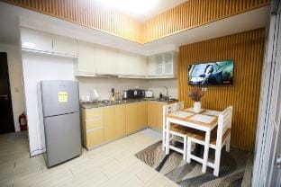 Venice Grand Canal View Condo Vacation rental in Makati