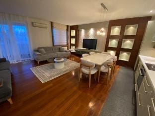 Modern 2BR Flat Near Nişantaşı Vacation rental in Istanbul