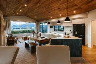 Te Moana - Stunning Lake Views - Fire - Sleeps 7 Vacation rental in Wanaka