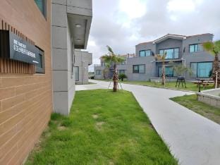 Jeju Full Story 6 Bed and Breakfast in South Korea