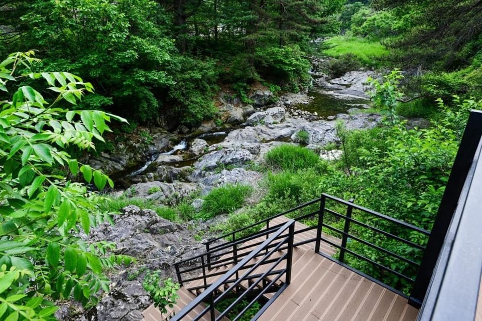 Feelstay Valley Pension Bed and Breakfast in Gyeonggi-do