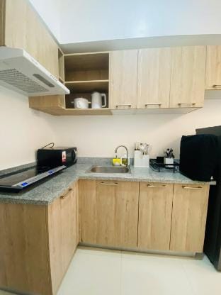 * * WV 23 Cozy Nest for 3-Pax Vacation rental in Iloilo City
