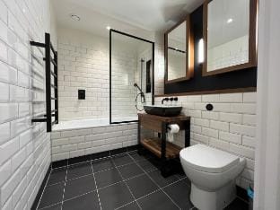 Tower Bridge Luxury Apartments with Balcony Vacation rental in City of Westminster