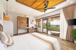 Alana Riverside Retreat Villa in Hoi An