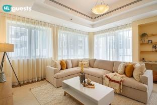 Elegant Family Retreat in Dubai's Deira: 3BR Oasis Vacation rental in Dubai
