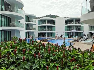 Poolside studio near Merlin and Tri Trang beach Vacation rental in Patong