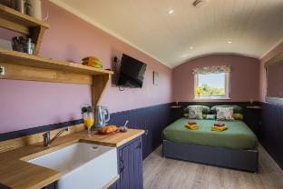 Hares Hideaway shepherds hut Vacation rental in West Somerset District